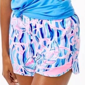 Lilly Pulizter Ocean Trail short in Reel Nauti - EUC!
